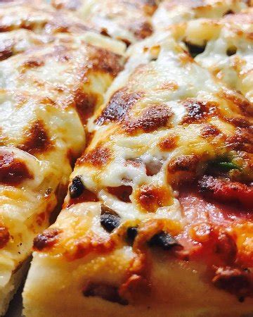 Best Pizza in Saskatoon - Reviews, Photos - Venice House Traditional ...