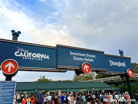 Best Hotels Near Disneyland 2024: Disneyland Hotel Reviews