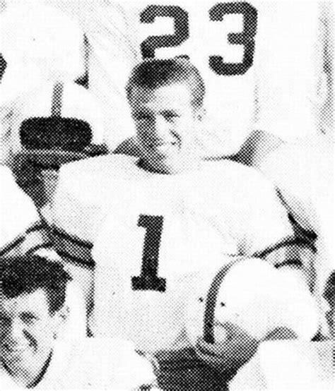 12 Photos of Chuck Norris When He Was Young