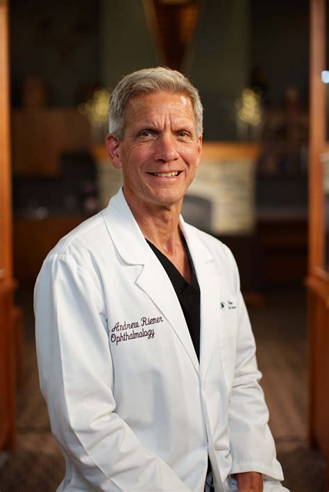 Doctors | Riemer Eye Center