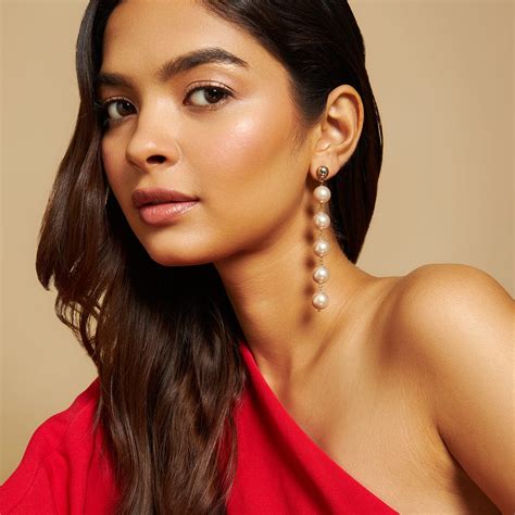 Trendy Pearl Earring 174236