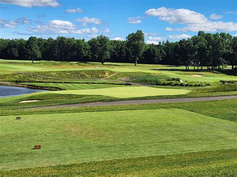 Wampanoag Country Club – Green Fees, Yardage, Course Info