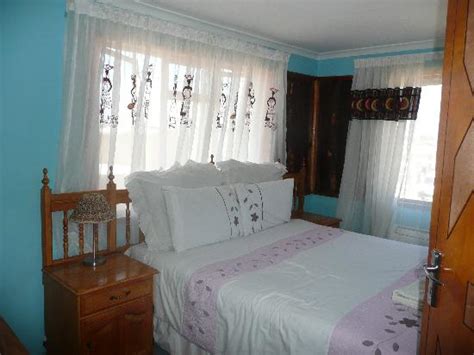 VICKY'S BED AND BREAKFAST (Khayelitsha) - B&B Reviews & Photos ...