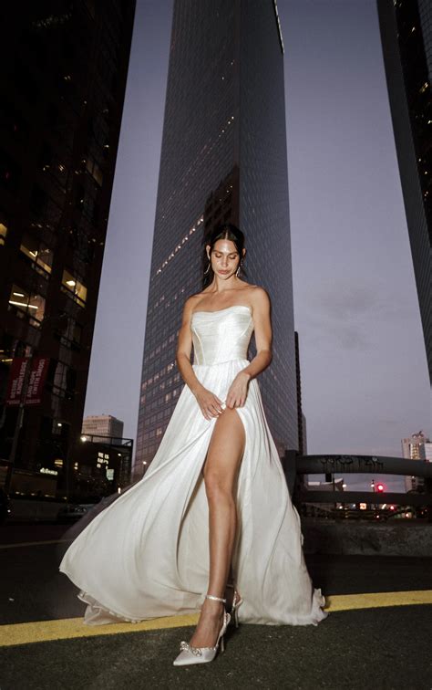 Avalon Dress: Effortlessly Stunning Boho Bridal Elegance