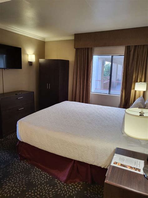 Best Western InnSuites Tucson Foothills Hotel & Suites, AZ - See Discounts