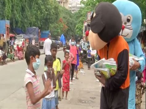 Books, food distributed in unique way to Mumbai slum areas children