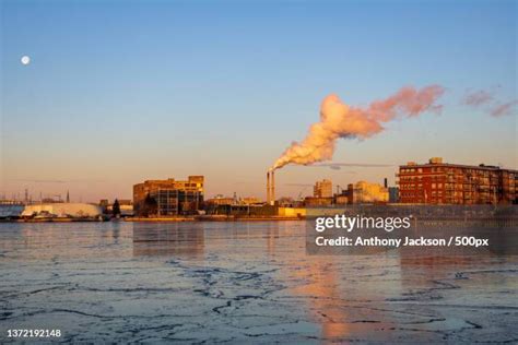Milwaukee Sunset Photos and Premium High Res Pictures - Getty Images