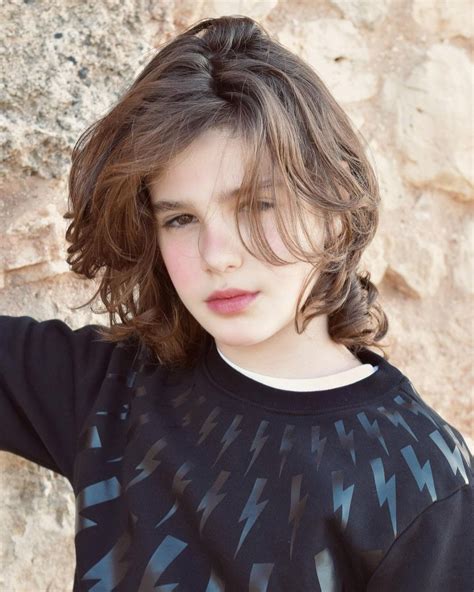 Pin by aleatoriandoo on Boys | Boys long hairstyles, Boy hairstyles ...