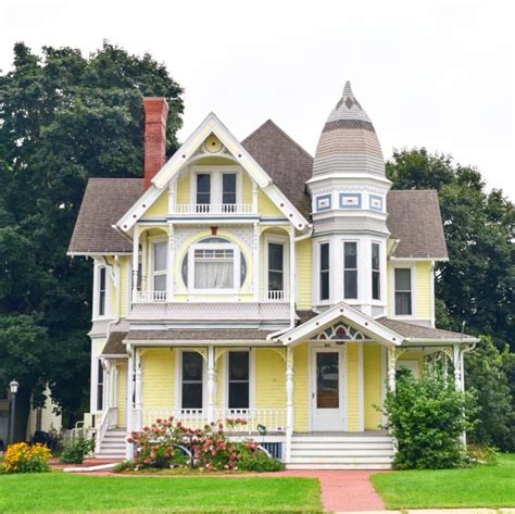 Queen Anne in Hillsboro, WI - Victorian Style Home