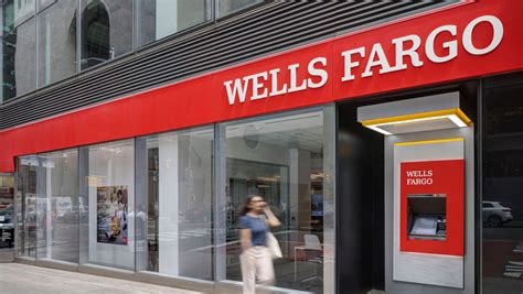Wells Fargo systems down? Customers report Zelle, credit card issues
