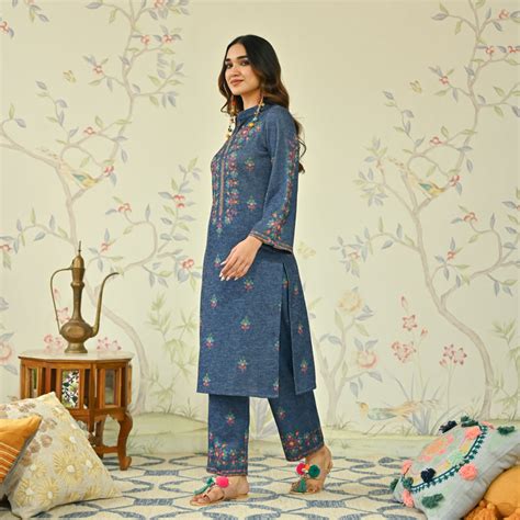 Buy Navy Blue Geometric Floral Woollen Kurta Set with Embroidery Detail ...