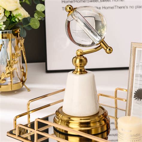 Showpieces & Figurines – thedecorvilla