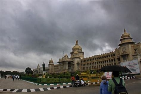 Heavy rain forecast for five Karnataka districts - IBTimes India