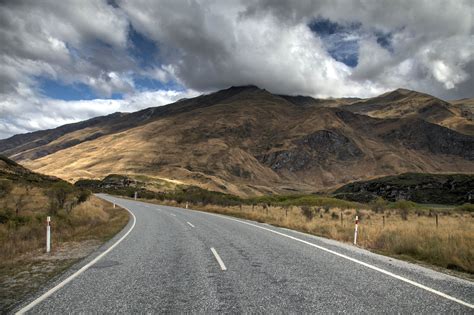 Crown Range Road in New Zealand 2024 - Rove.me