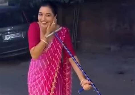 Bigg Boss Fame तान्या मित्तल के खिलाफ माहौल खराब करने का आरोप, अब दर्ज ...