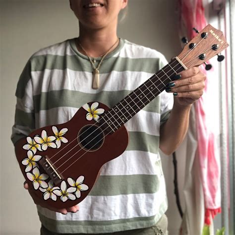 Hand Painted Ukulele【PLUMERIA】ペイントウクレレプルメリア | MĀLAMA Art & Design