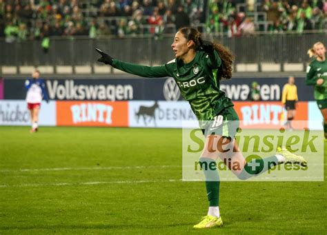 VfL Wolfsburg vs Hamburger SV - Google Pixel Frauen-Bundesliga (Germany ...