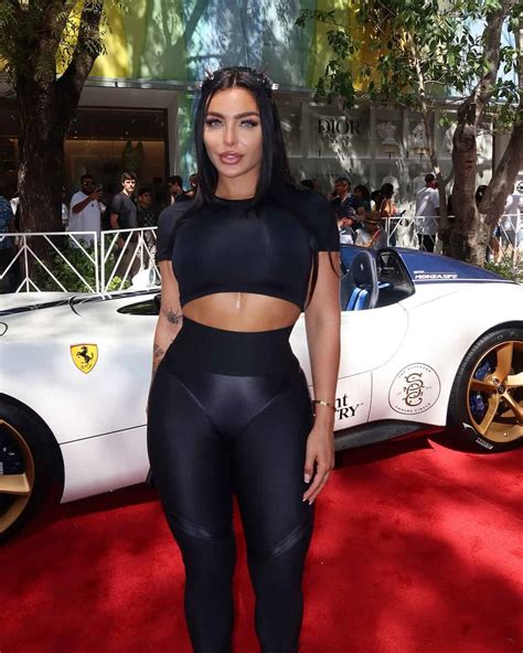 Emily Rinaudo (emjayplays) - Age, Height, Net Worth, Boyfriend