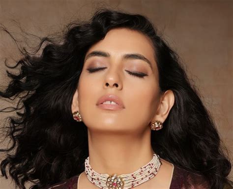 Red White Handcrafted Brass Choker with Earrings- Set of 2