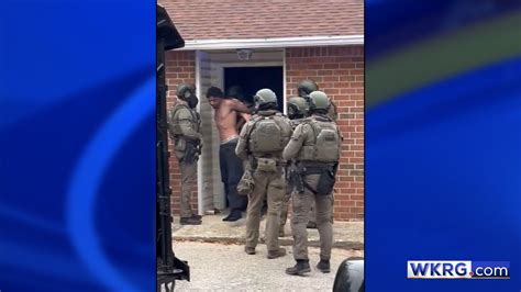 Escambia County standoff ends in SWAT arrest | WKRG.com
