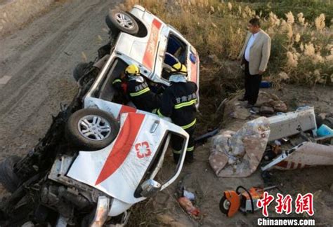 甘肃境内一辆救护车高速上侧翻致5死3伤(图) - 国内动态 - 华声新闻 - 华声在线