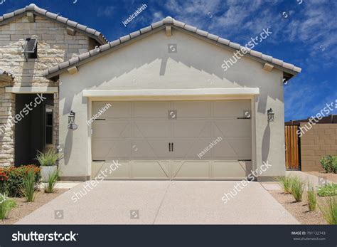 276 Arizona Garage Door Images, Stock Photos, 3D objects, & Vectors ...