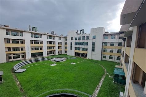 Indian Institute of Science Education and Research Kolkata Review by ...