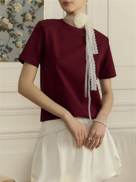 T-shirt with lace trim and collar bow :: LICHI - Online fashion store