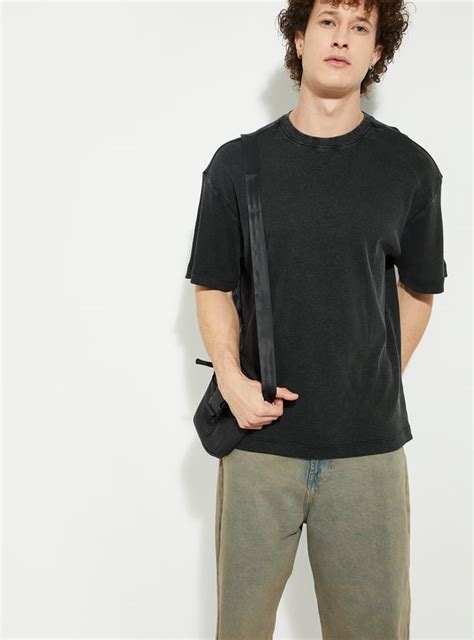 Buy URB_N Men Textured Oversized T-shirt Online at just Rs. 799.0 ...
