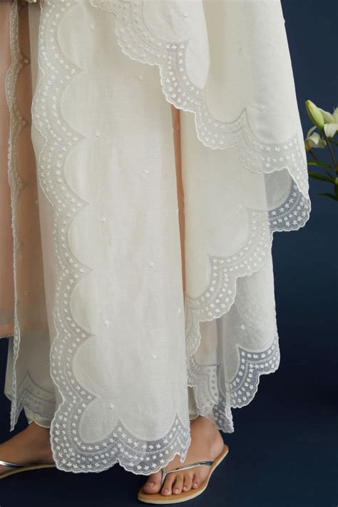 Off white cotton chanderi dupatta with scalloped embroidered edges ...