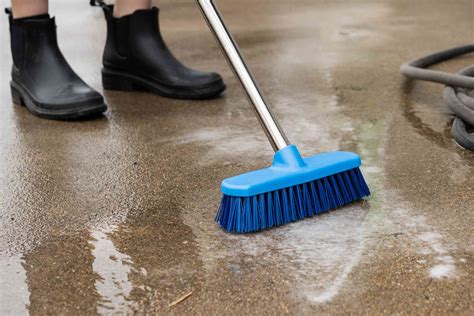 How to Best Clean a Concrete Patio