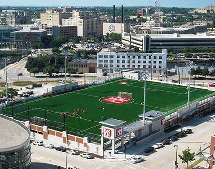 Rooftop Sportsfield 的图像结果