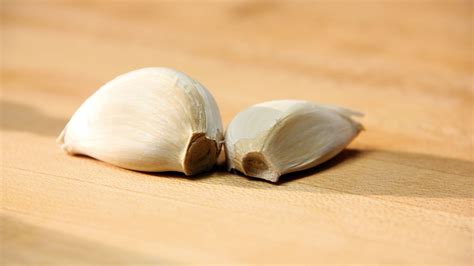 How Many Tablespoons Is Two Cloves Of Garlic? GUIDE