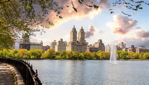 Fall Foliage in NYC: Where to See the Leaves Change - The Lombardy NYC ...