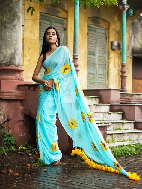 Mul Cotton Handpainted Saree - Baby Blue Sunflower – EthnicElement