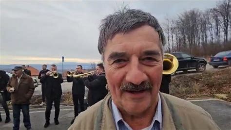 "Da nam dođete na Kablar": Meštani na Badnji dan pozvali Vučića i ...