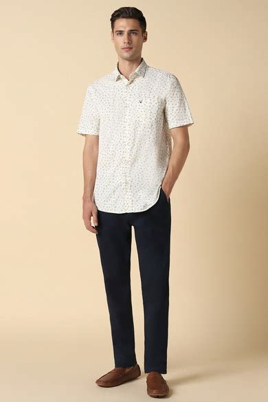 Buy Men Cream Slim Fit Print Half Sleeves Casual Shirts Online ...