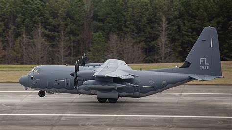 Lockheed Martin entrega o primeiro HC-130J Combat King II para Reserva ...