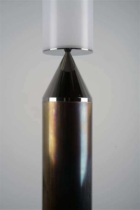 Ovature Studios - Gwen Contemporary LED Floor Lamp Config 2
