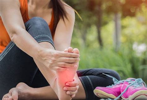 How Physical Therapy Can Help Relieve Pain in Flat Feet | Theracure by ...