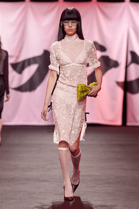 The handbag trends that will be everywhere this season | Vogue India