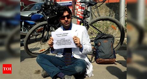 Kashmiri doctor stands up for his poor patients | India News - Times of ...