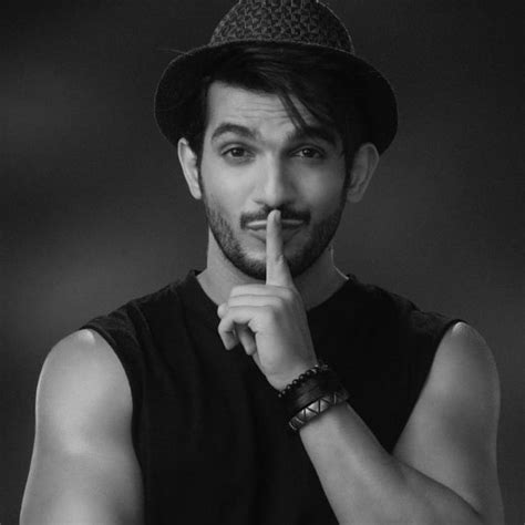 10 Things: Arjun Bijlani loves pedicure, is a cleanliness freak and can ...