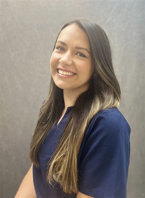 Amber Raduziner | Staff | Lincoln Plaza Veterinary Clinic