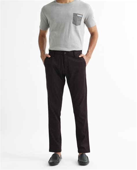 Rare Rabbit Men's Cellular Maroon Solid Mid-Rise Regular Fit Twill Tro
