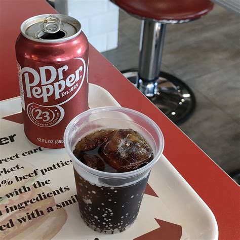 Doctor pepper burger restaurant aesthetic | Comida, Dulces, Refrescos