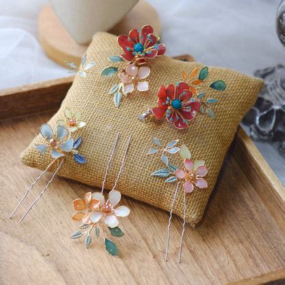 Isariah Hair Clip – Red Floral Hair Accessory with Color Accents – The ...