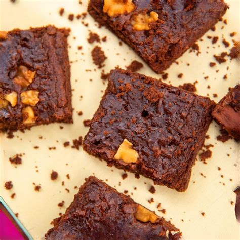 Brownie – Pure Chocolate Bliss in Every Bite (Box of 9) – Studio Seasons