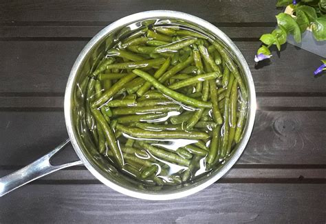 How to Boil Green Beans - 6 Quick Steps - How-to-Boil.com