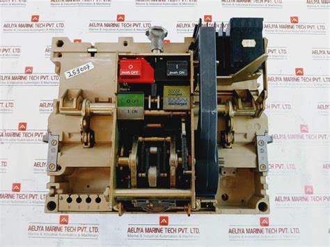 Merlin Gerin Masterpact Air Circuit Breaker Switch Mechanism W/ Insula ...